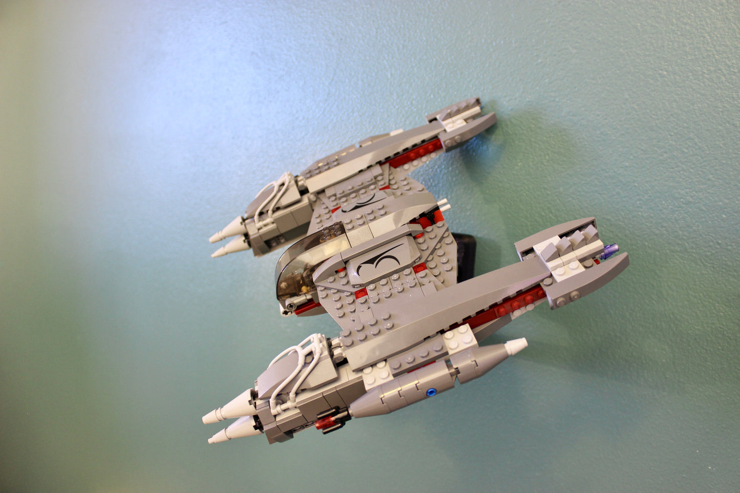 Wall Display for LEGO Star Wars MagnaGuard Starfighter 7673