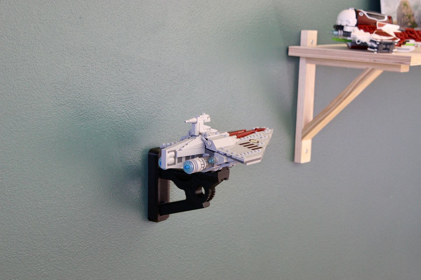 Wall Display for LEGO Star Wars Acclamator-Class Assault Ship 75404
