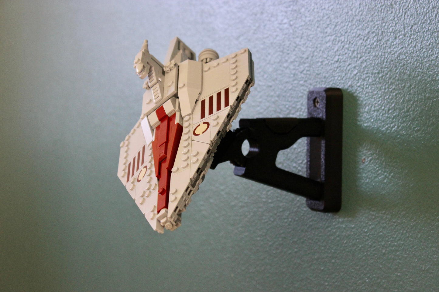Universal Wall Display for LEGO