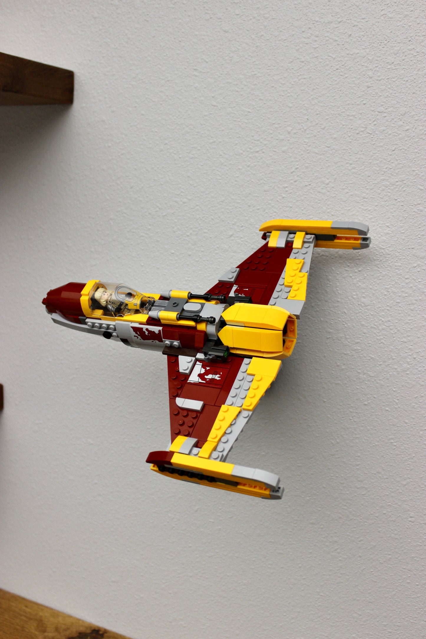 Wall Display for LEGO Star Wars E-Wing vs. Shin Hati's Starfighter