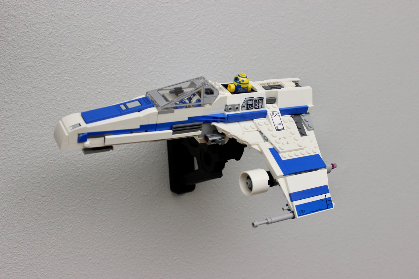 Wall Display for LEGO Star Wars E-Wing vs. Shin Hati's Starfighter