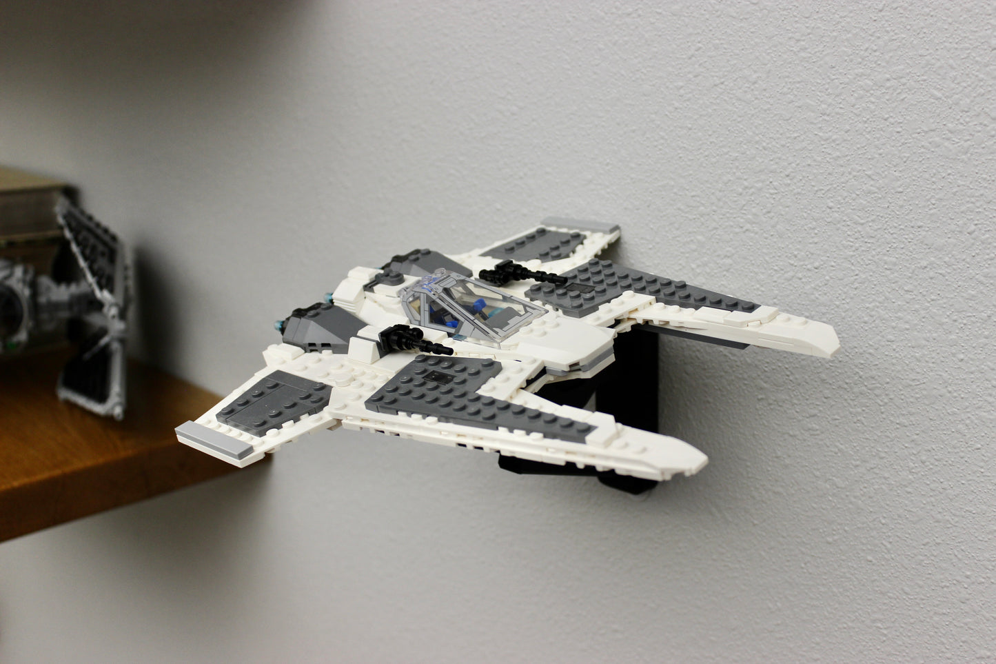 Wall Display for LEGO Star Wars Mandalorian Fang Fighter vs TIE Interceptor 75348 - Installation