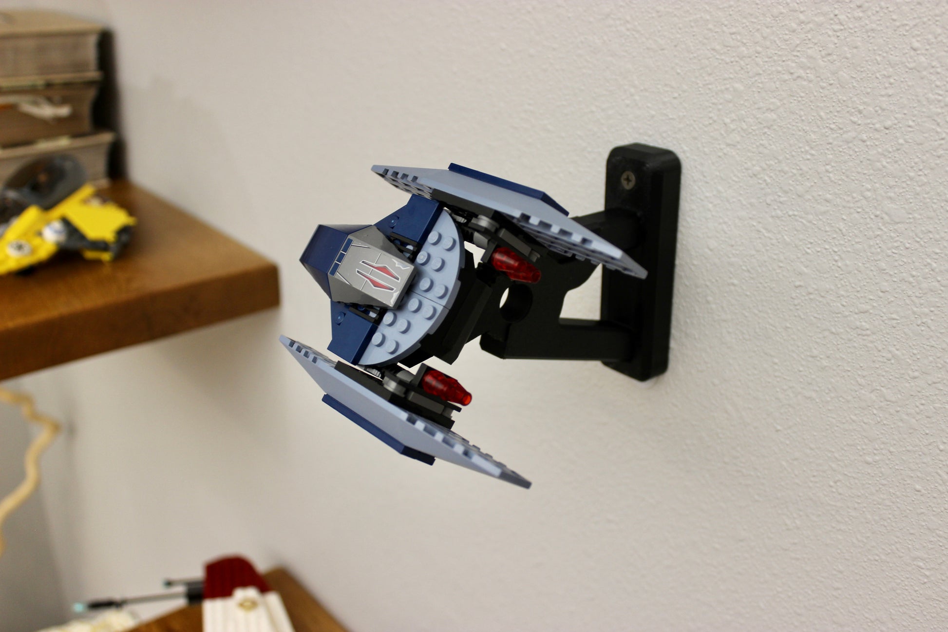 Wall Display for LEGO Star Wars Jedi Starfighter & Vulture Droid 7256 - Mounted on Wall