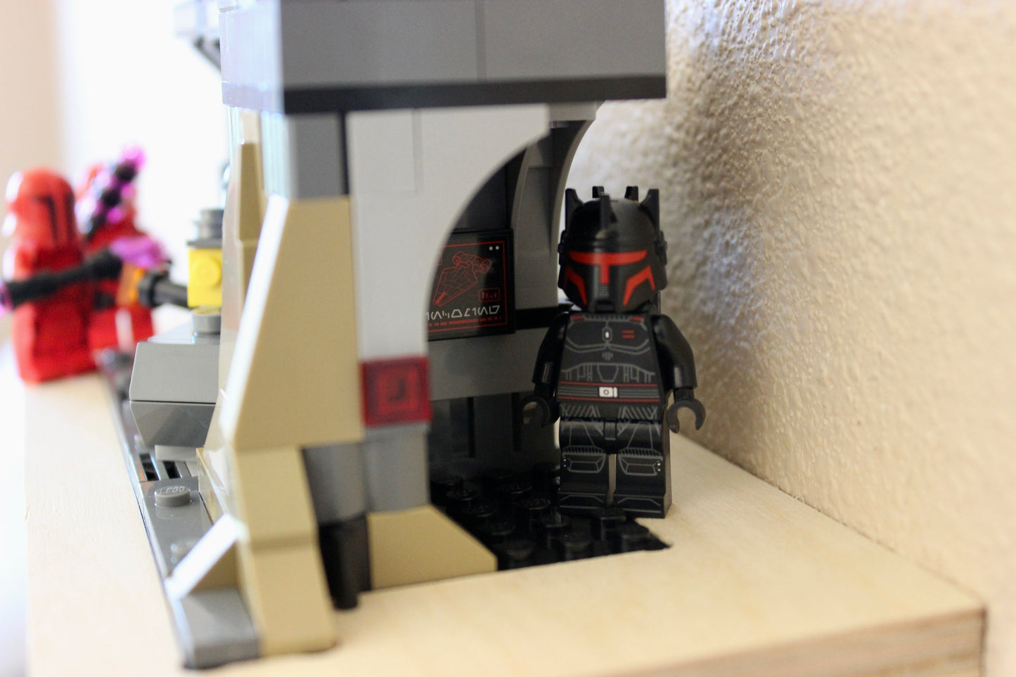 Wood Floating Shelf for LEGO Star Wars Paz Vizsla and Moff Gideon Battle 75386 - Installation