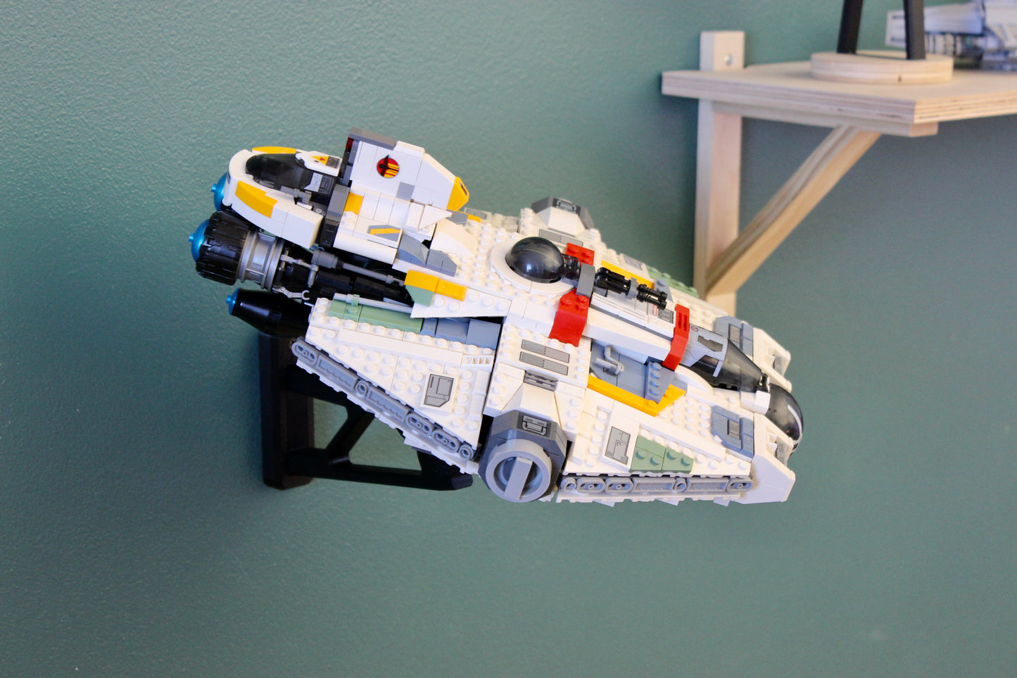 Wall Display for LEGO Star Wars Ghost & Phantom II 75357 - detail view