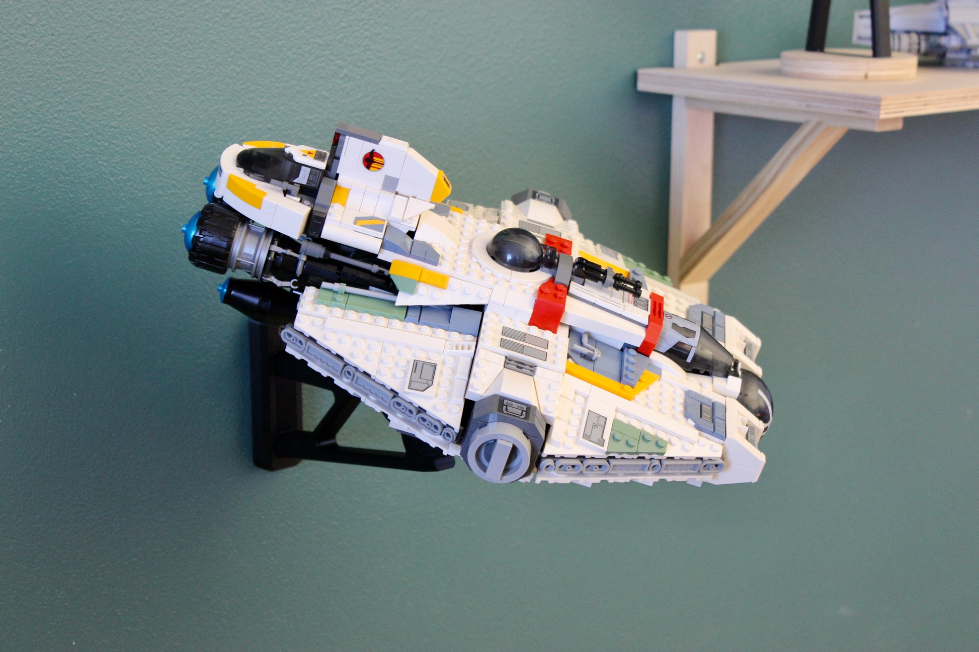 Wall Display for LEGO Star Wars Ghost & Phantom II 75357 - detail view