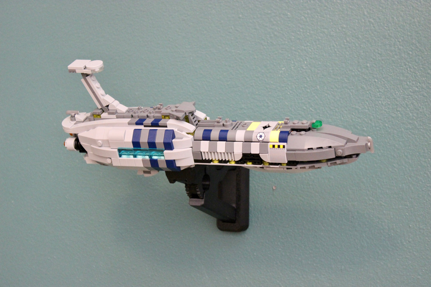 Wall Display for LEGO Star Wars Invisible Hand 75377 - detail view