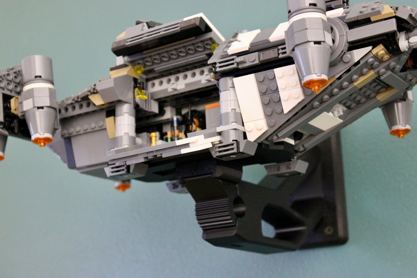 Wall Display for LEGO Star Wars The Onyx Cinder 75374 - detail view