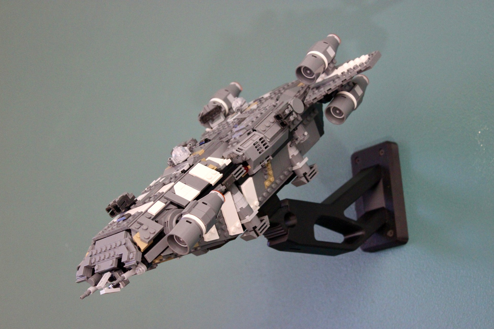 Wall Display for LEGO Star Wars The Onyx Cinder 75374 - Image 6