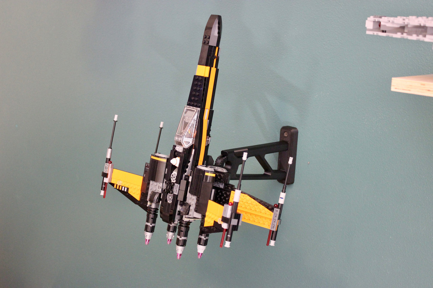 Wall Display for LEGO Star Wars Poe's X-Wing Fighter 75102