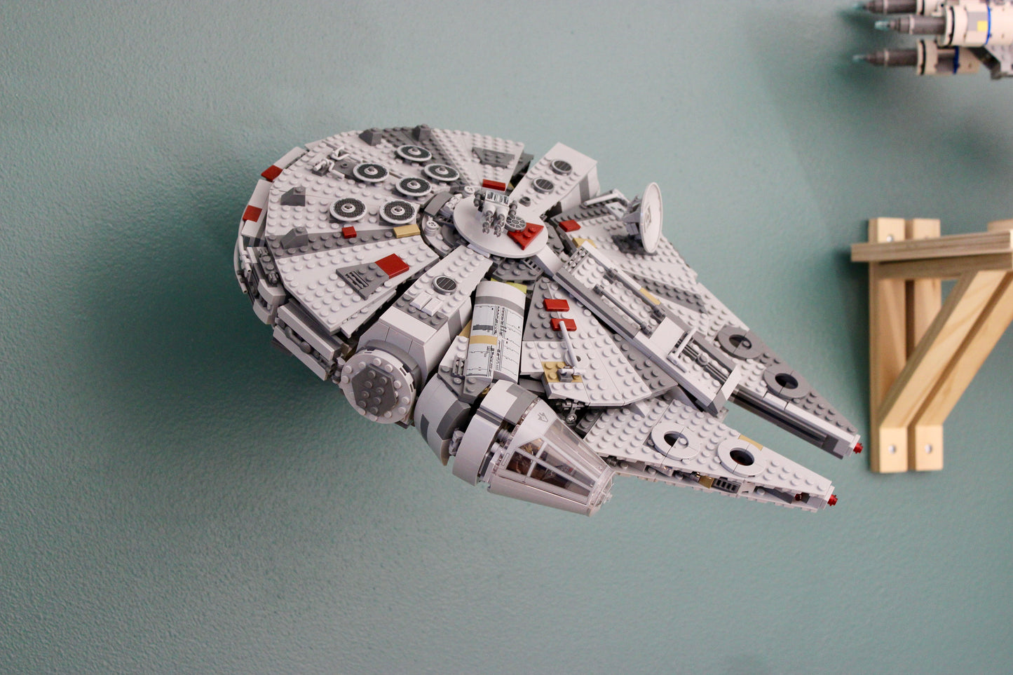 Wall Display for LEGO Star Wars Millennium Falcon 75257
