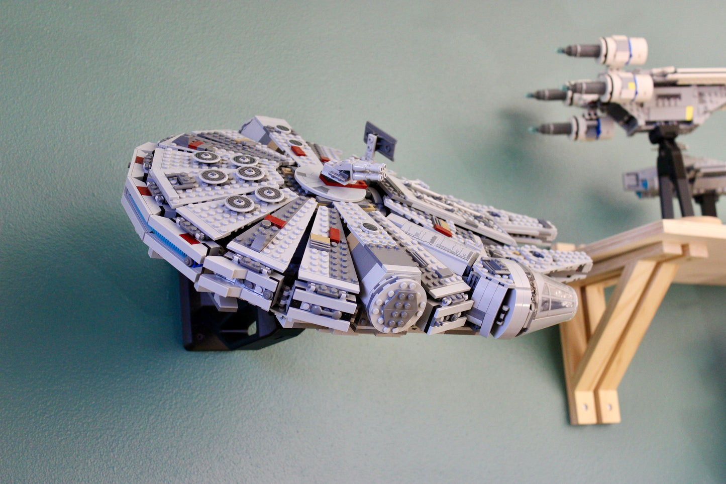 Wall Display for LEGO Star Wars Millennium Falcon 75105