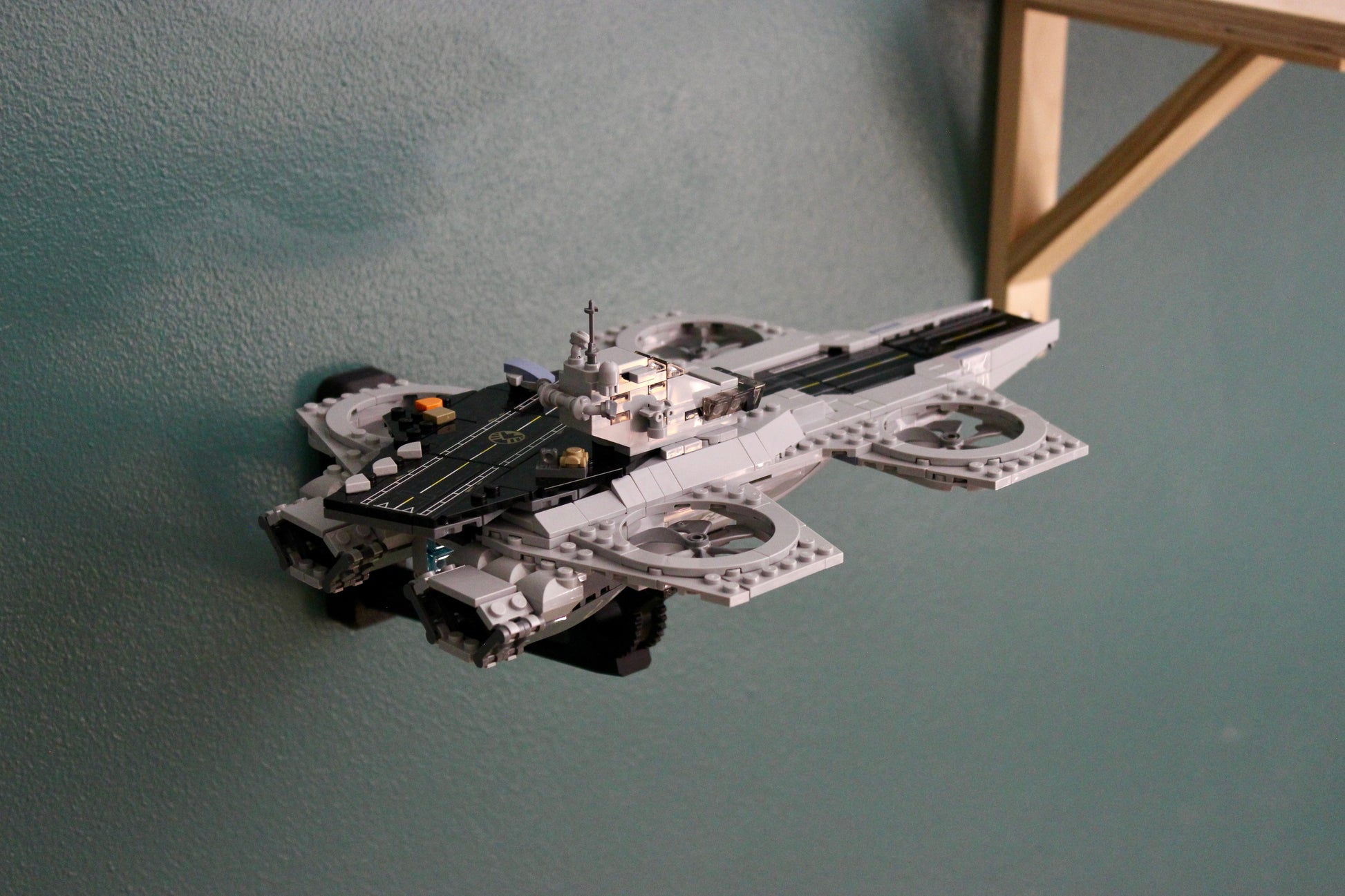 Wall Display for LEGO Marvel The Avengers Helicarrier 76295 - front view