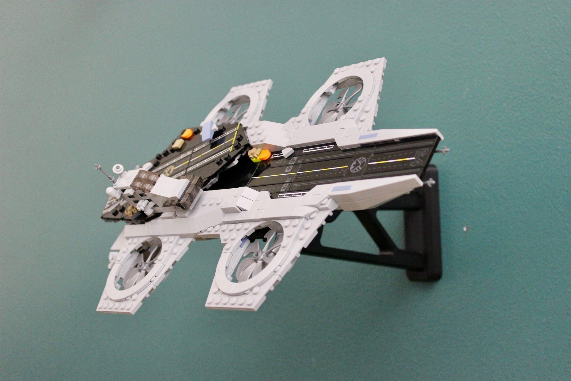 Wall Display for LEGO Marvel The Avengers Helicarrier 76295 - Image 4