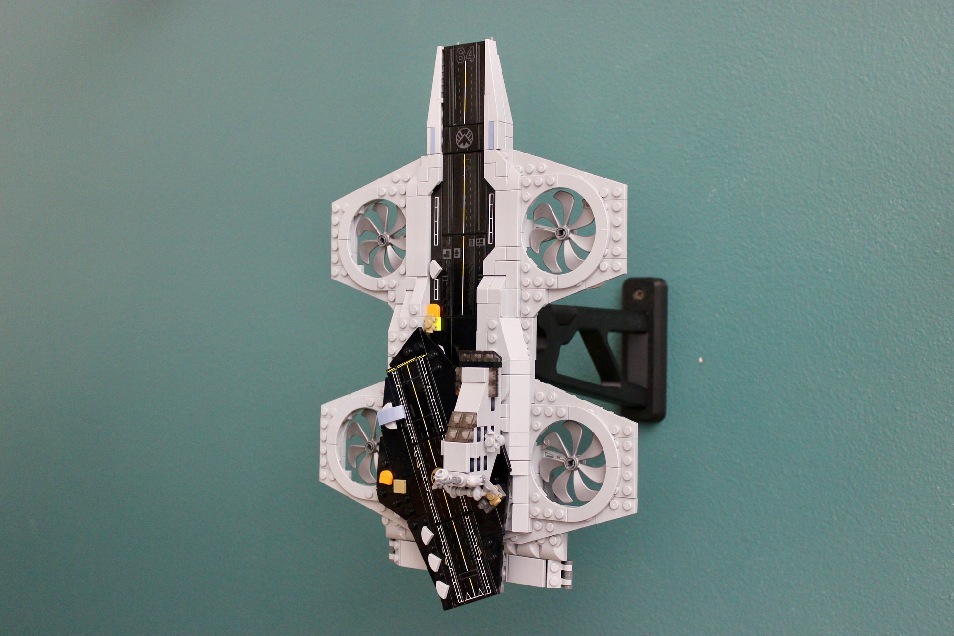 Wall Display for LEGO Marvel The Avengers Helicarrier 76295 - Image 8