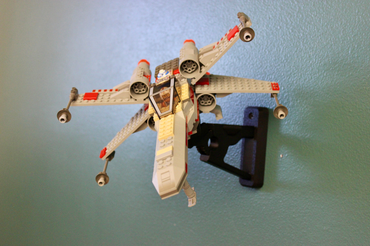 Wall Display for LEGO Star Wars X-Wing Fighter 7140 - front view