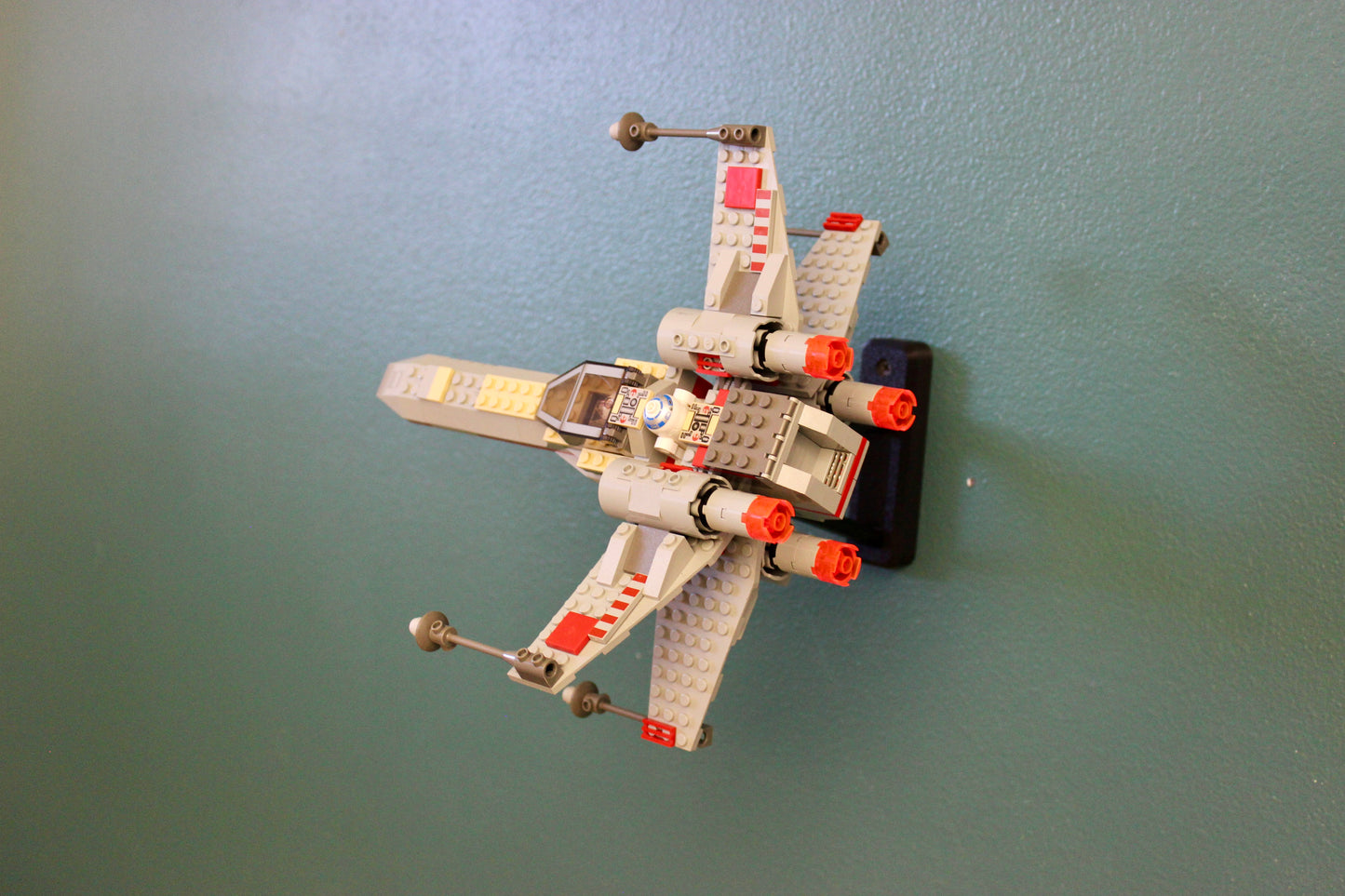 Wall Display for LEGO Star Wars X-Wing Fighter 7140 - Image 4