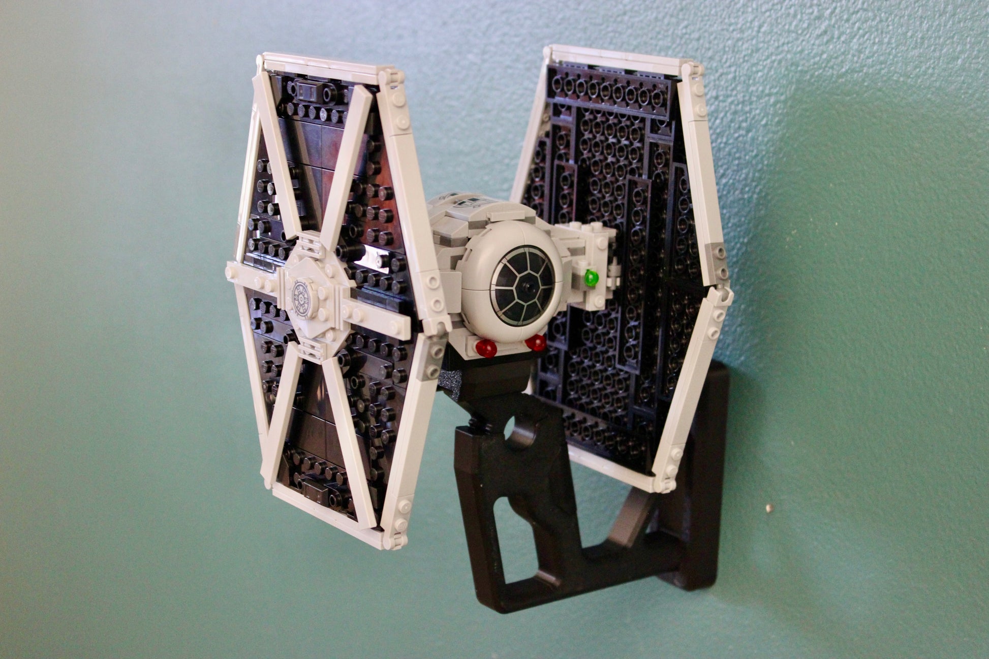 Wall Display for LEGO Star Wars TIE Fighter & X-Wing Mash-up 75393 - side view