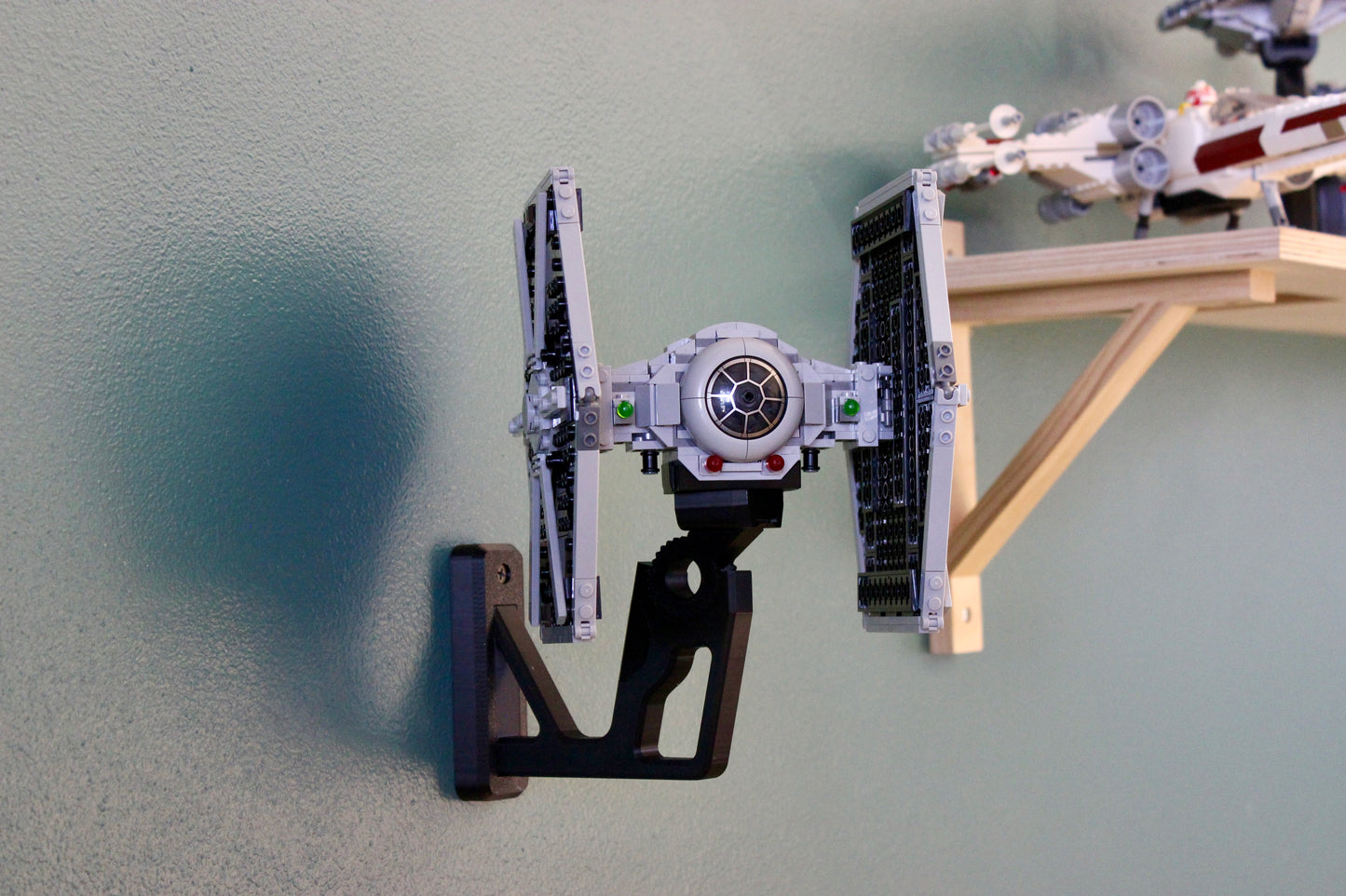 Wall Display for LEGO Star Wars TIE Fighter & X-Wing Mash-up 75393 - Image 5