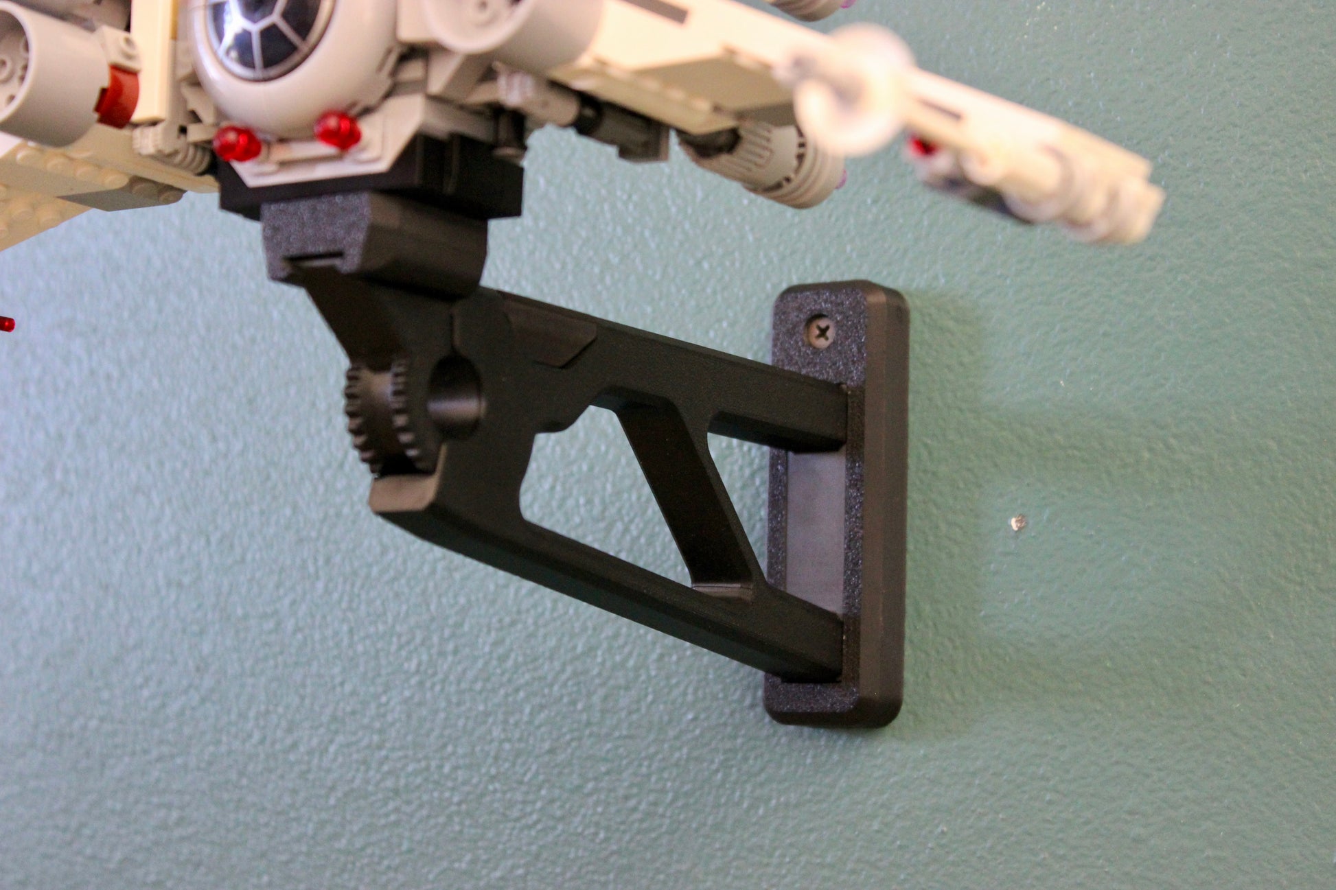 Wall Display for LEGO Star Wars TIE Fighter & X-Wing Mash-up 75393 - Image 12