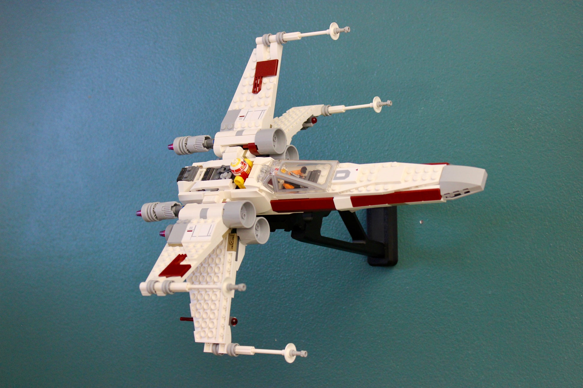 Wall Display for LEGO Star Wars TIE Fighter & X-Wing Mash-up 75393 - front view