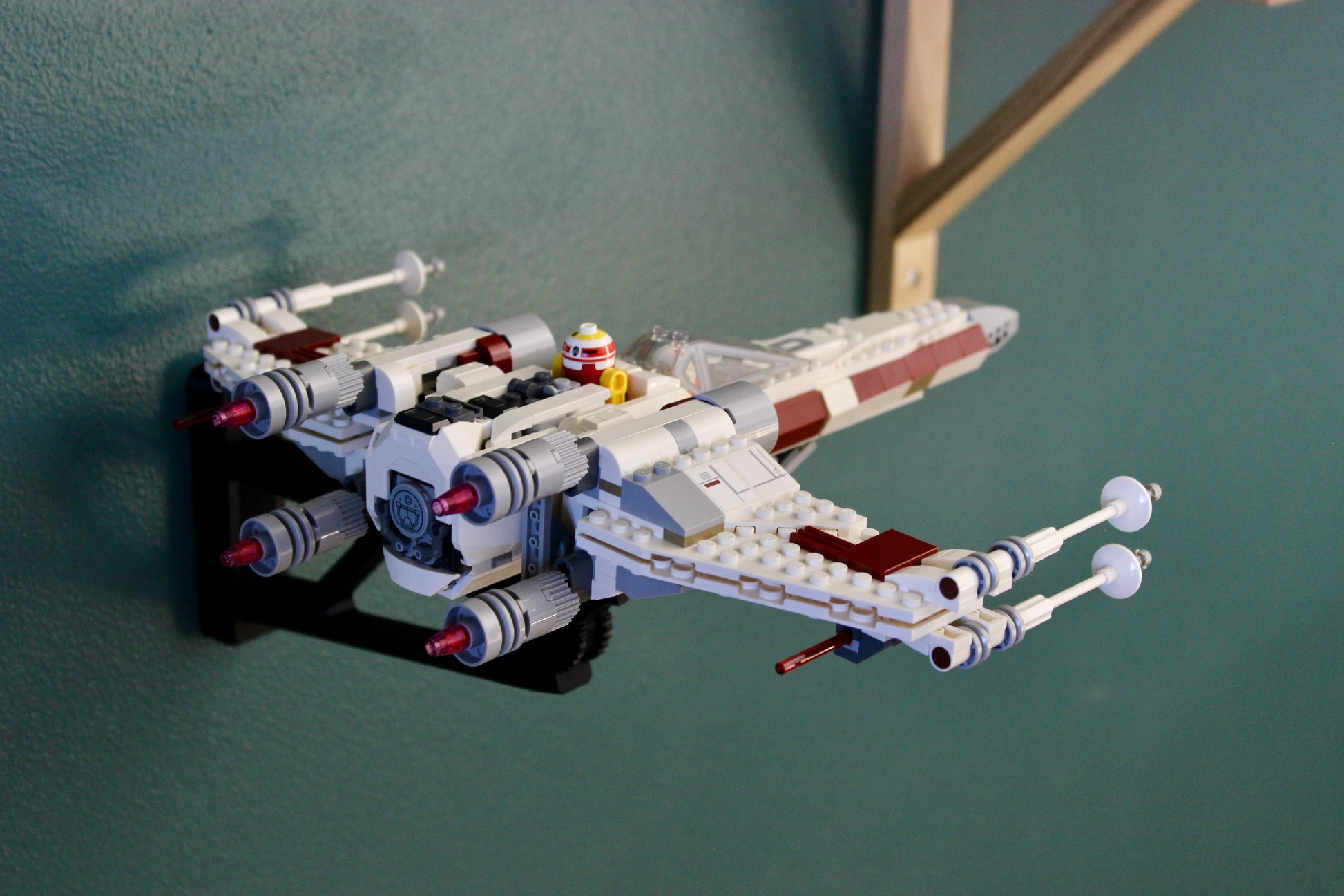 Wall Display for LEGO Star Wars TIE Fighter & X-Wing Mash-up 75393 - Image 4