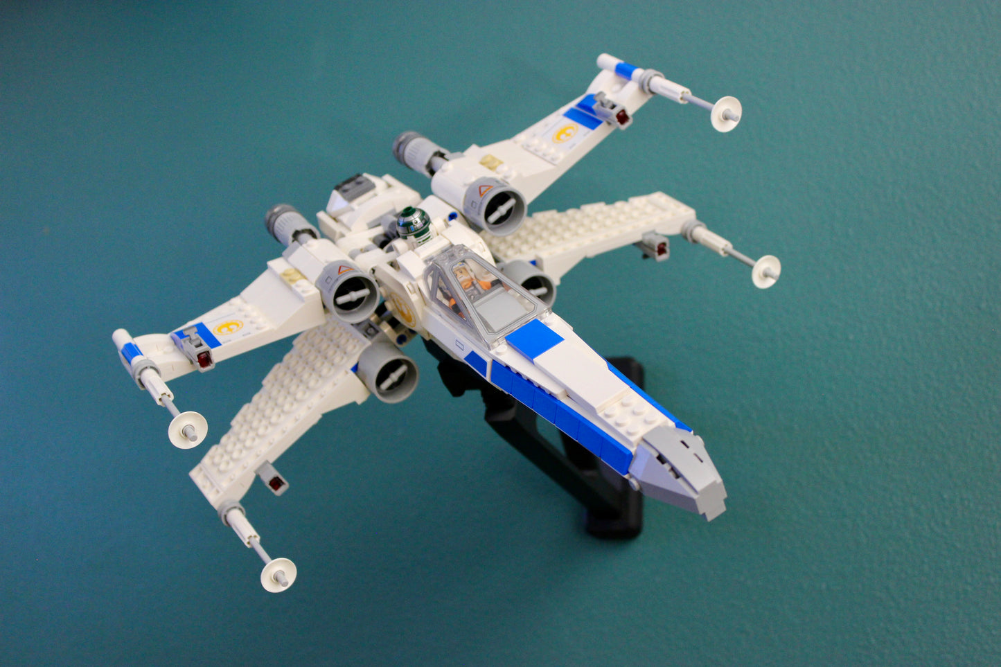 Wall Display for LEGO Star Wars New Republic X-Wing Starfighter 75460 - Image 6