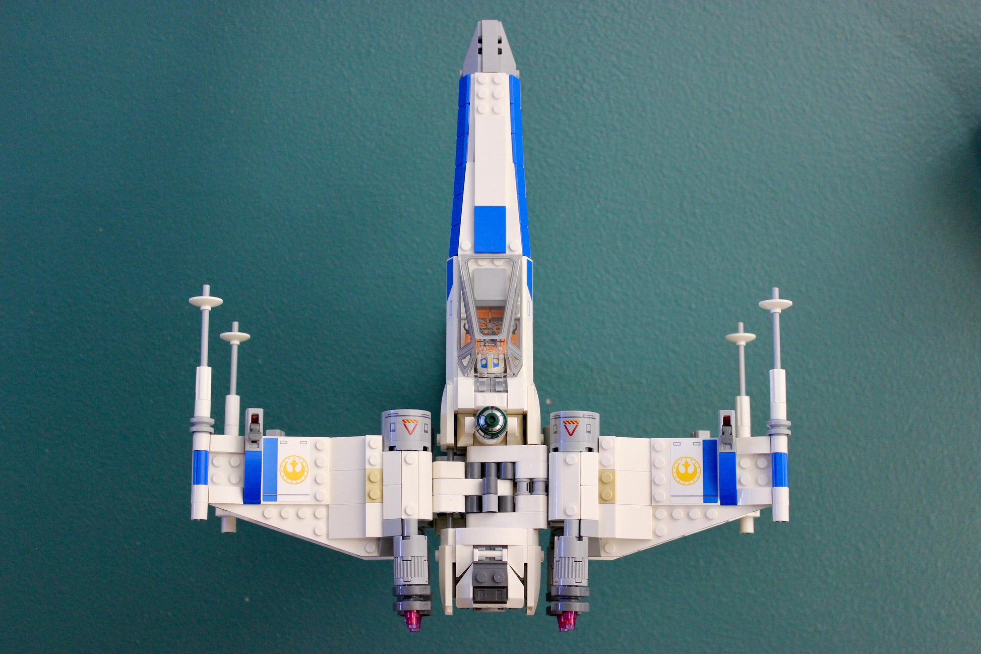 Wall Display for LEGO Star Wars New Republic X-Wing Starfighter 75460 - Image 5