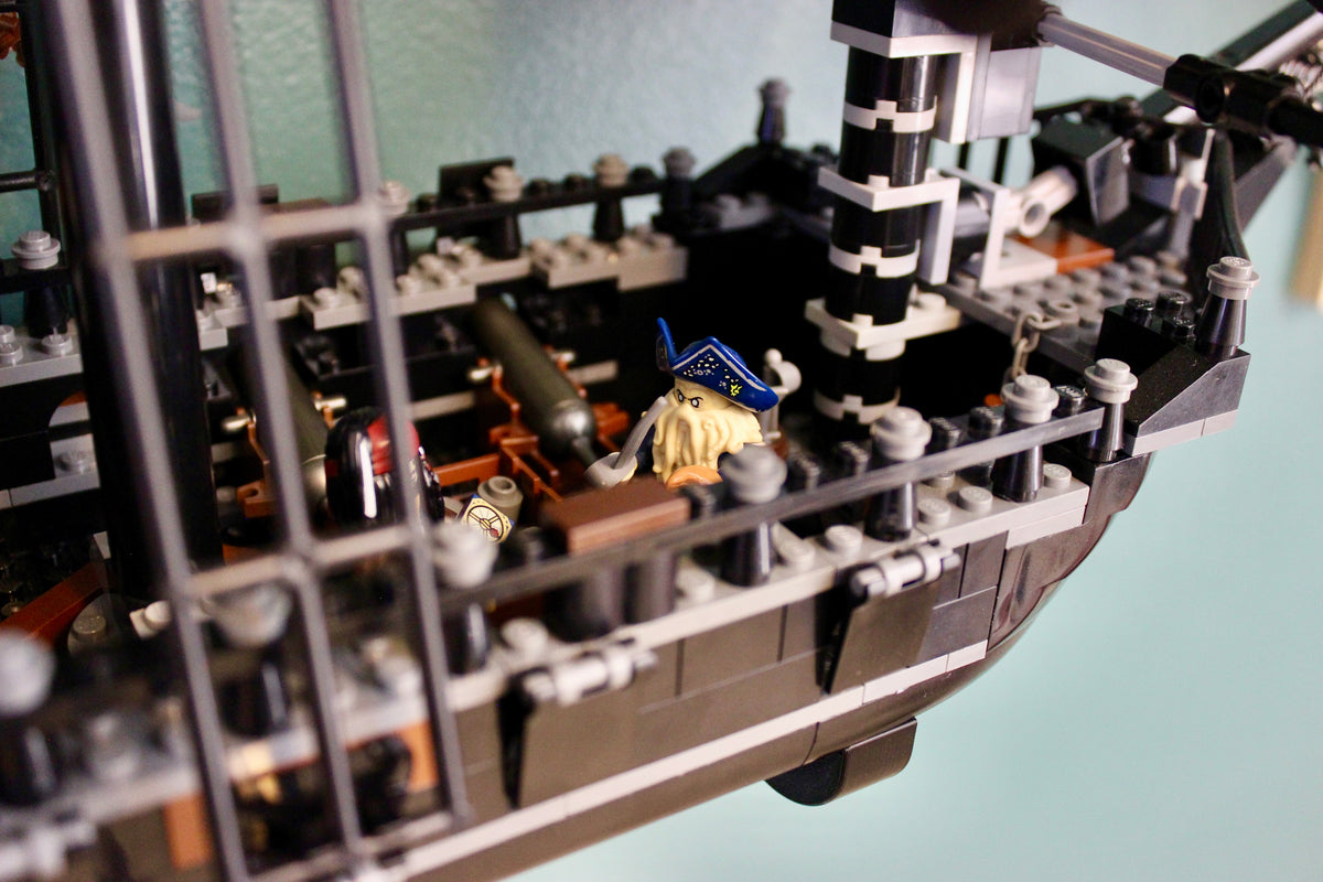 Boat Display for LEGO Hulls and Pirateships