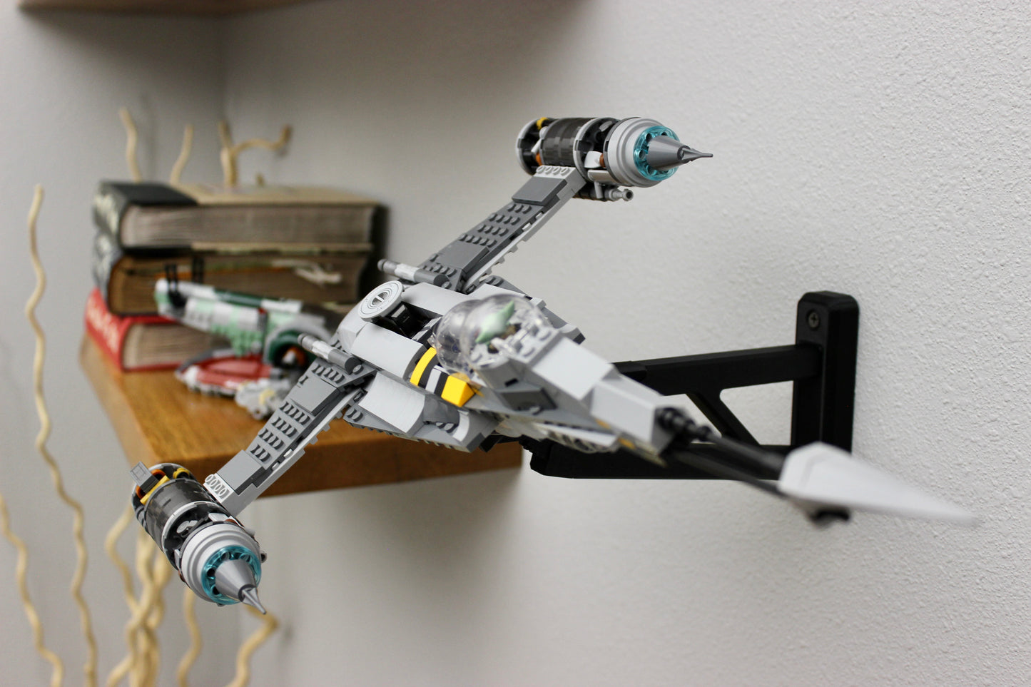 Wall Display for LEGO Star Wars Mandalorian's N-1 Starfighter 75325