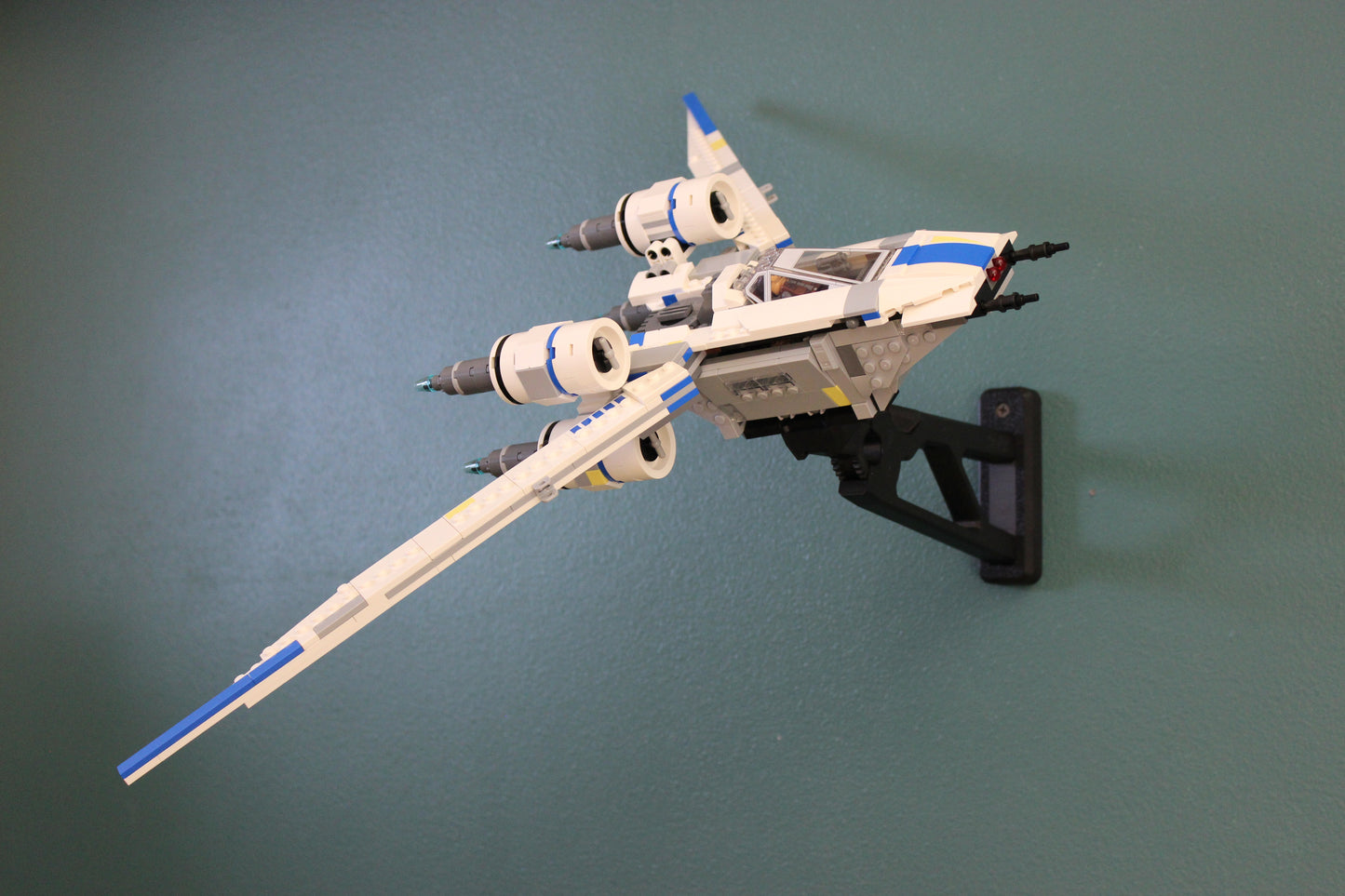 Wall Display for LEGO Star Wars Rebel U-Wing Starfighter 75399 - detail view